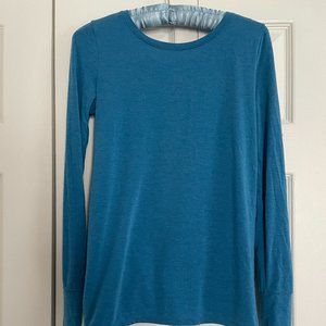 Long Sleeve Gap Fit Workout Top with Open Back That Ties